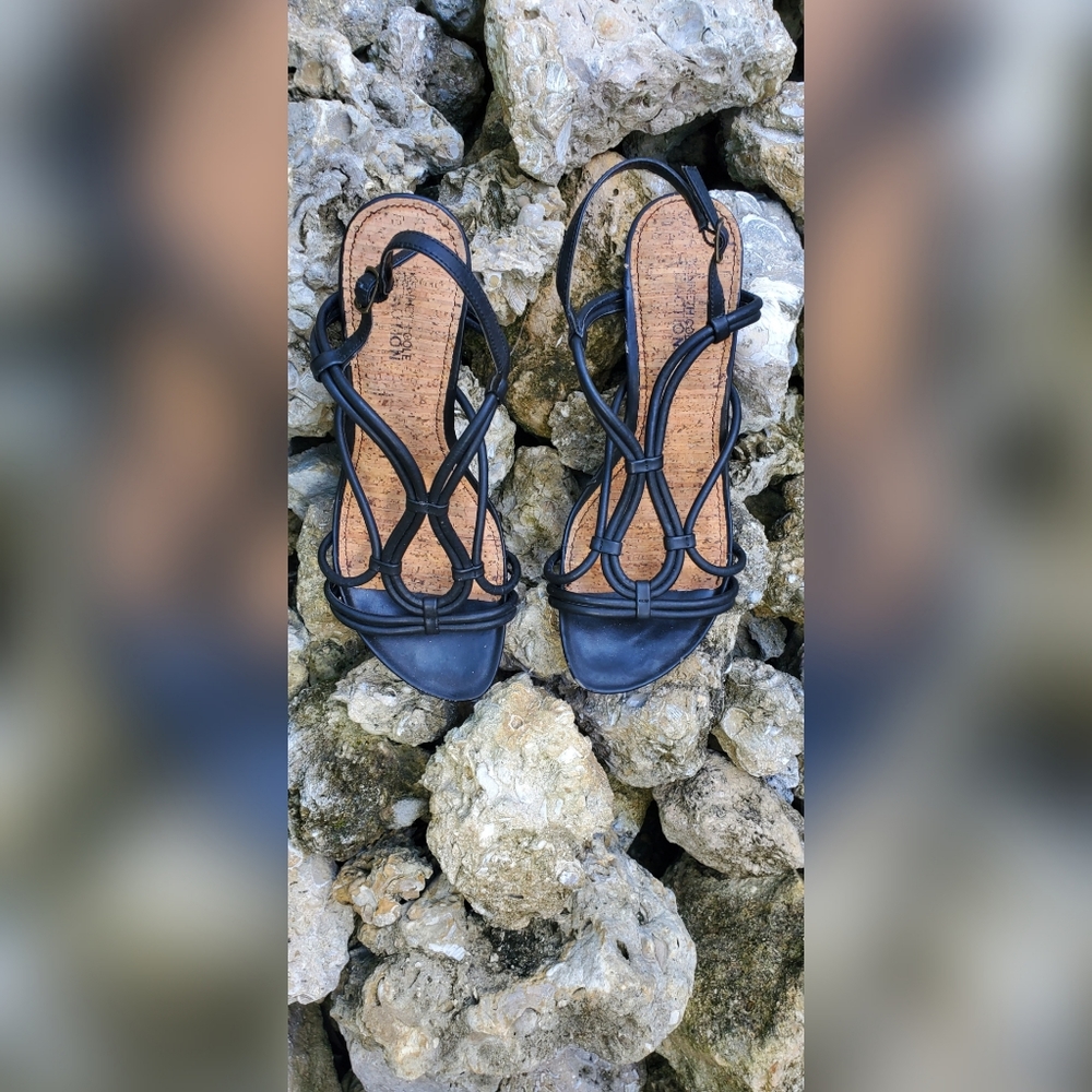 Kenneth Cole Reaction BLACK STRAPPY/CORK SANDALS